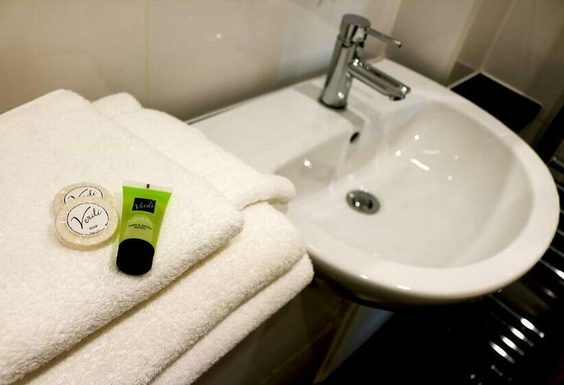 חדר קלאסי, The Oyster Smack