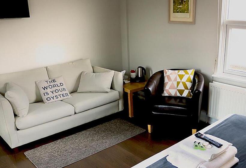 חדר סופריור, The Oyster Smack