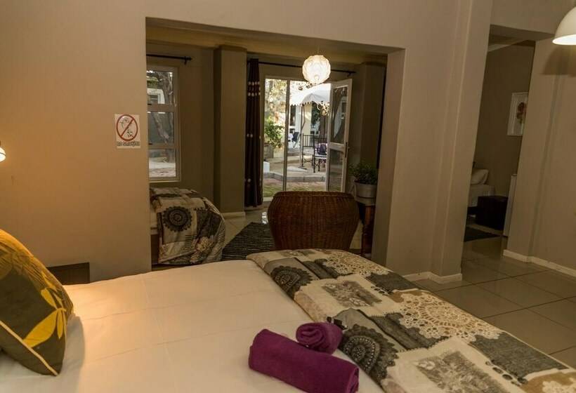 디럭스 트리플 룸, Village Boutique