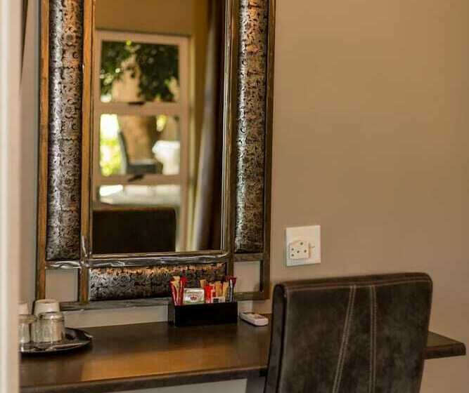 디럭스 트리플 룸, Village Boutique