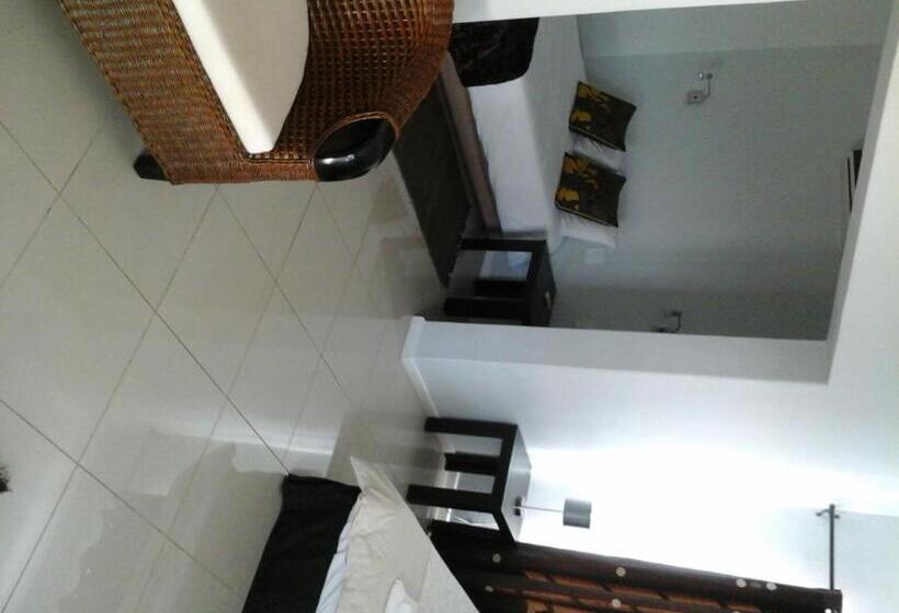 디럭스 트리플 룸, Village Boutique