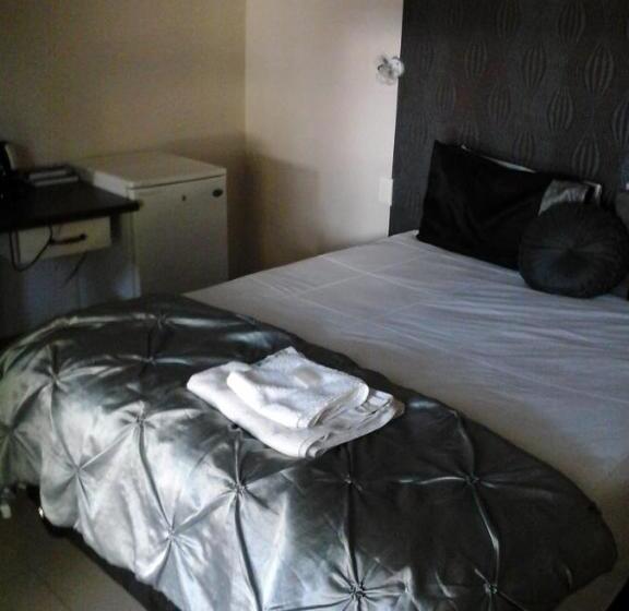 스탠다드 룸 킹사이즈 침대, Village Boutique