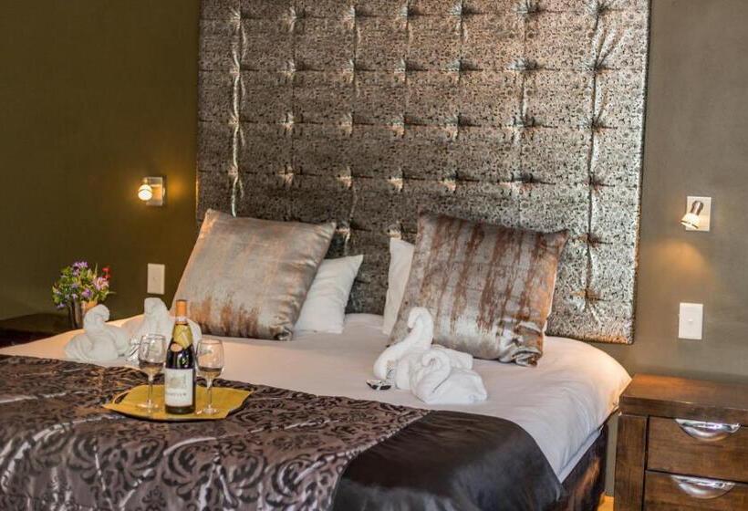 스탠다드 룸 킹사이즈 침대, Village Boutique