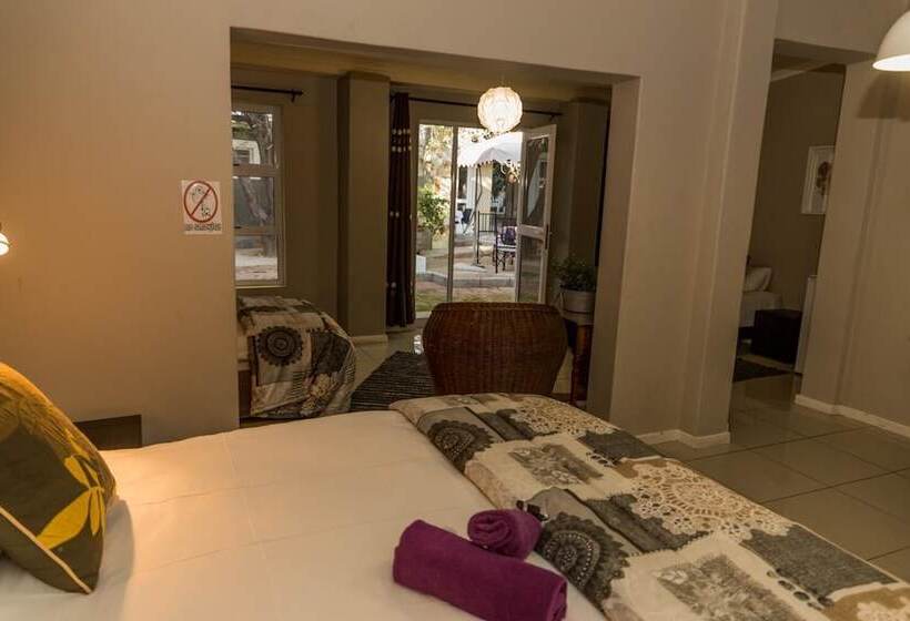 디럭스 트리플 룸, Village Boutique