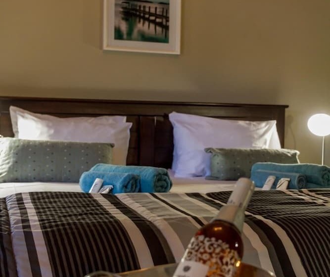 스위트, Village Boutique