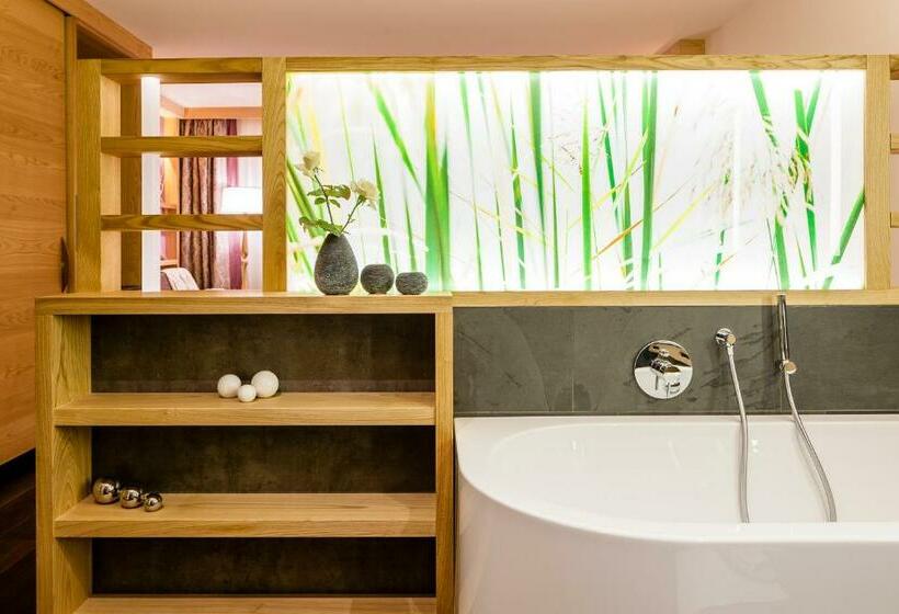 סוויטת ג'וניור, Lake Spa Hotel Seeleiten