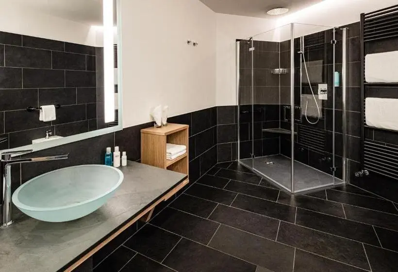 Juniorsviitti, Lake Spa Hotel Seeleiten