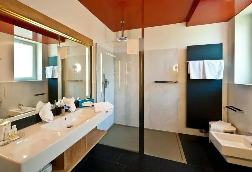 Superior-sviitti, Lake Spa Hotel Seeleiten