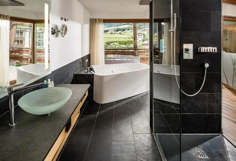 Sviitti, Lake Spa Hotel Seeleiten