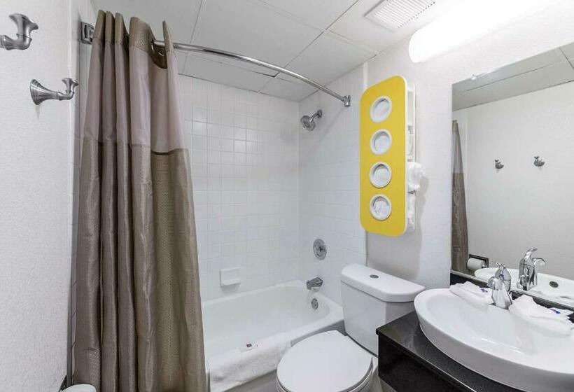 Четырехместный Номер Стандарт, Motel 6warminster, Pa