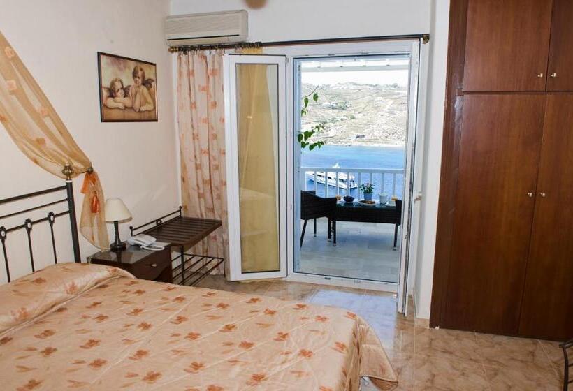 Triple Room Sea View, Vana Holidays