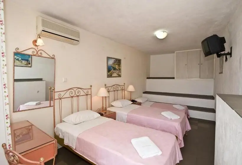 Triple Room Sea View, Vana Holidays