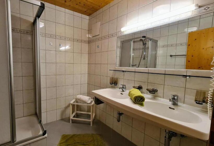 Апартаменты Comfort 2 Спальни, Apart Garni Romantica