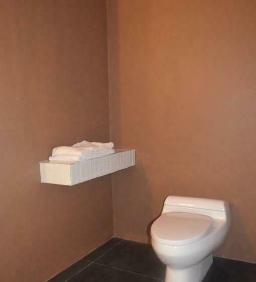 スタンダードルーム, Blue Parrot