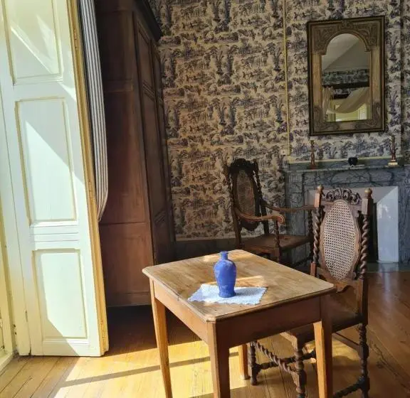 バルコニー付きデラックスルーム, Château De Villeneuve Montolieu