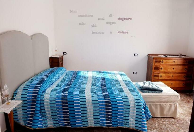 غرفة ديلوكس, Elpidios Galatro Terme