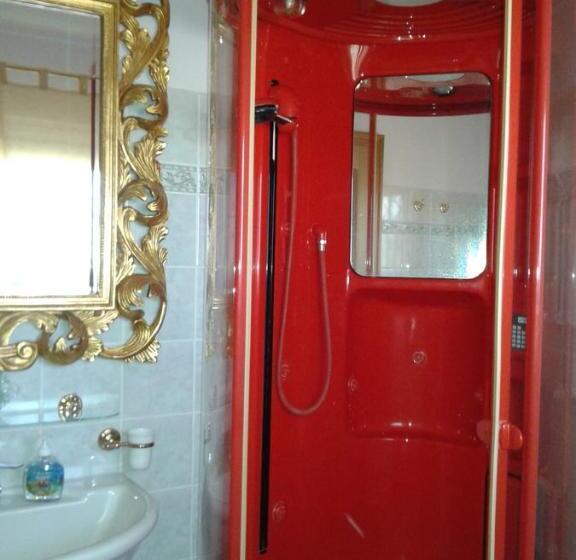 带大床的豪华间, One M