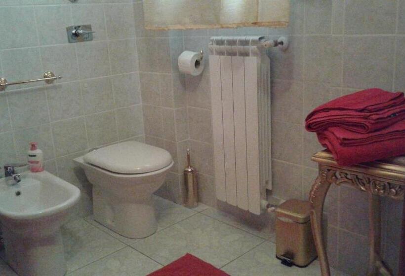 豪华三人间, One M