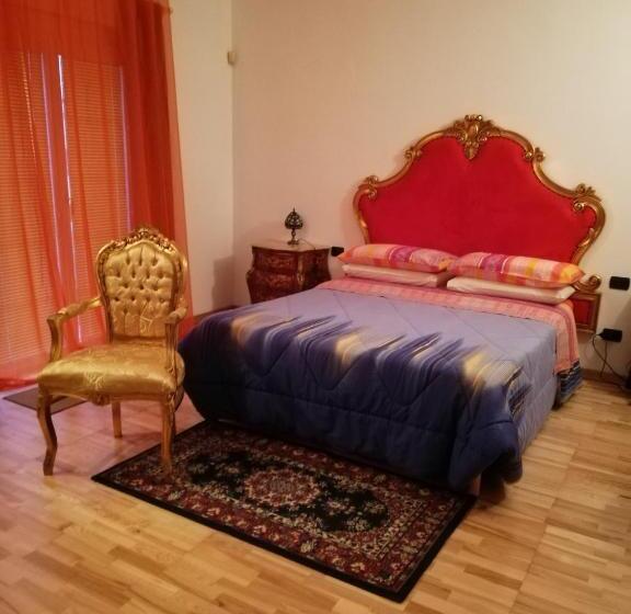 带大床的豪华间, One M