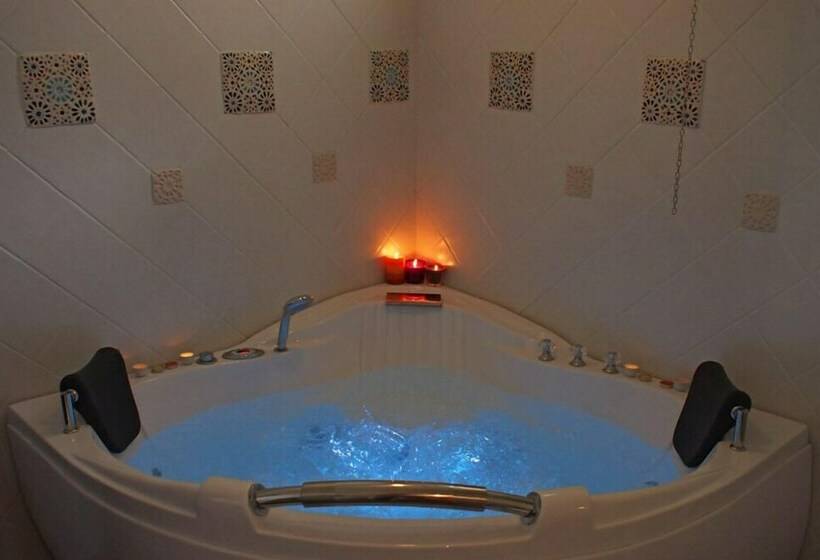 标准间带漩涡浴缸, Palazzo Ruggiero