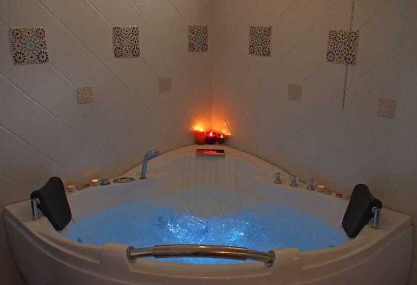 标准间带漩涡浴缸, Palazzo Ruggiero