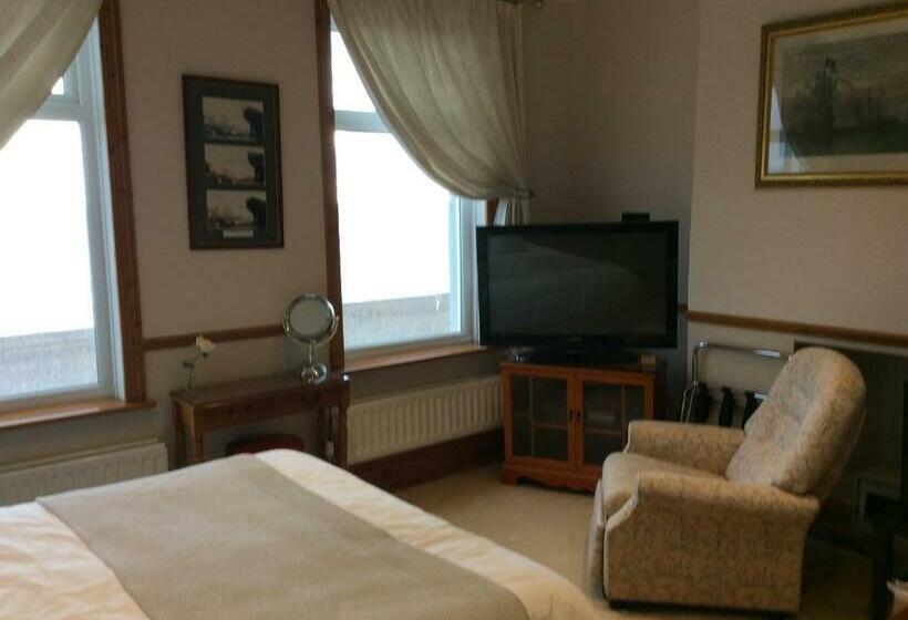 סוויטה נוף לים, The Ship Inn   Sandgate