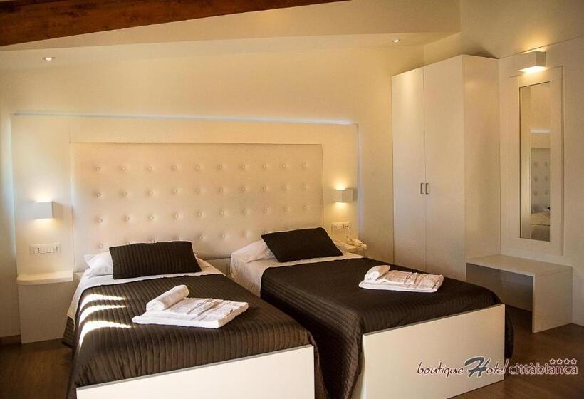 غرفة قياسية مزوَّدة بشُرفة, Boutique Hotel E Spa Città Bianca