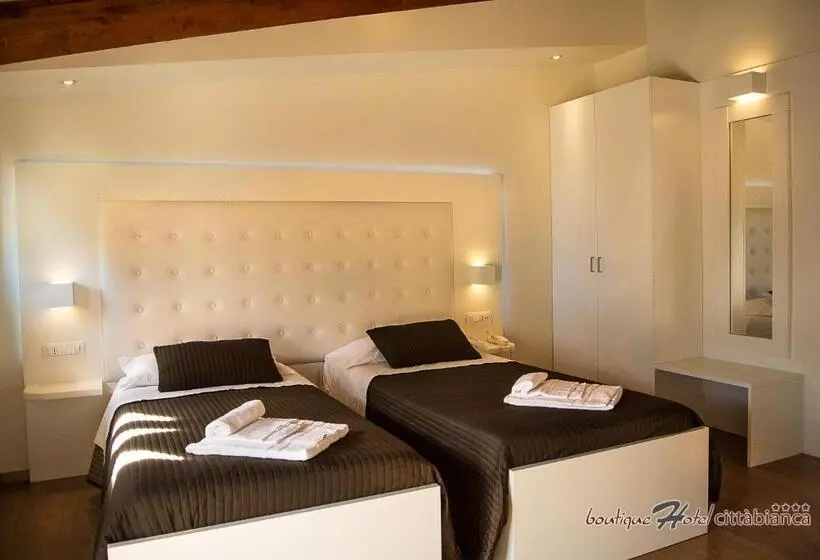 バルコニー付きスタンダードルーム, Boutique Hotel E Spa Città Bianca