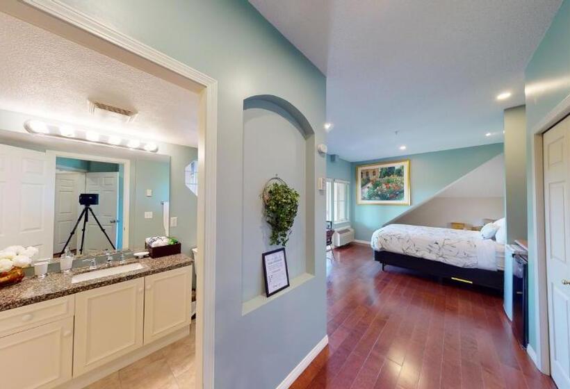 Standard studio with lake view, Borgata Lodge Resort