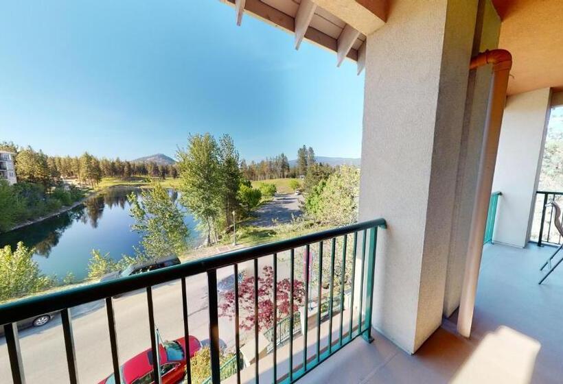 Standard studio with lake view, Borgata Lodge Resort