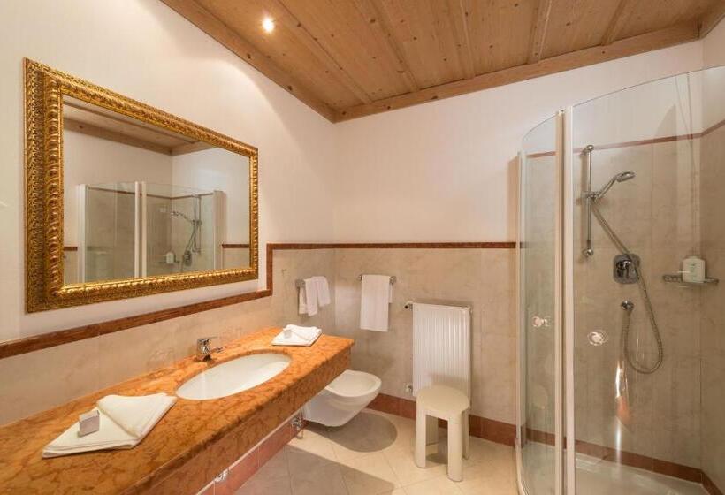 Люкс с Балконом, Hofer