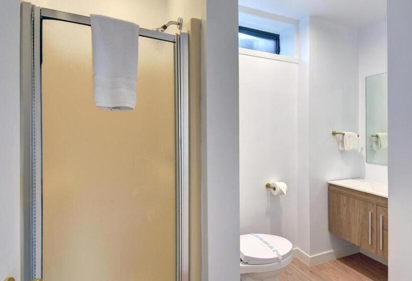 标准间带漩涡浴缸, Hôtel Du Lac Lenore