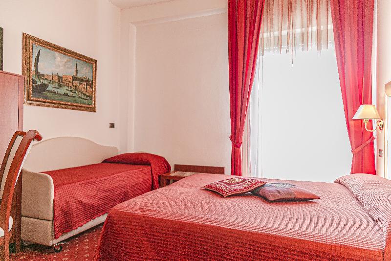 スーペリアトリプルルーム, Metropolitan