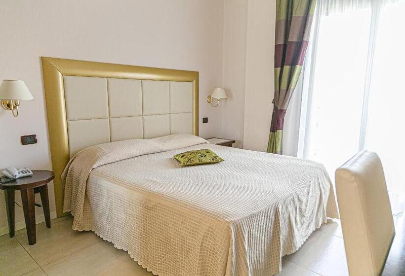 スーペリアールーム, Metropolitan