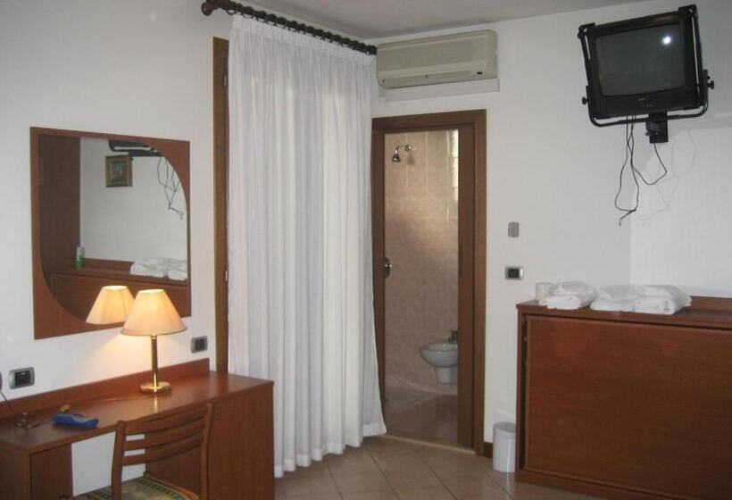 חדר סטנדרט, Pizzeria Ristorante Al Leone