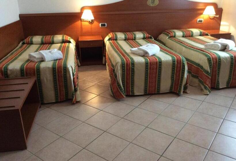 חדר סטנדרט לשלושה, Pizzeria Ristorante Al Leone