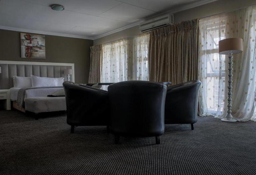 סוויטה, Ruby Stone Boutique