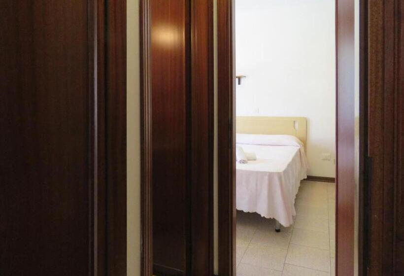 Quarto Familiar, Saturno