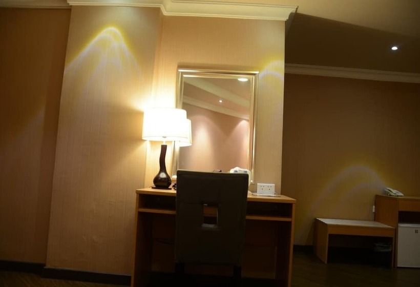 اتاق استاندارد, Shmoukh