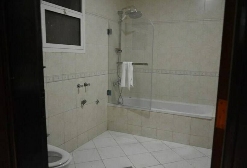 اتاق استاندارد, Shmoukh