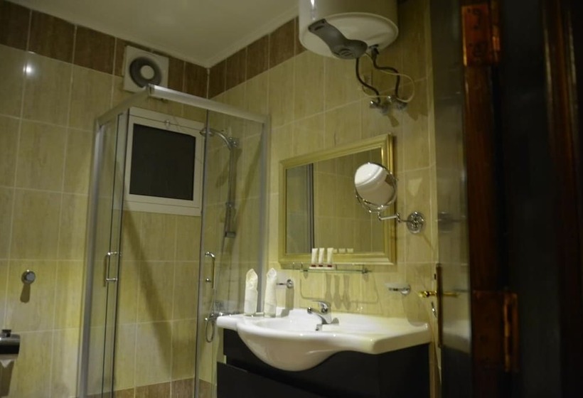 اتاق استاندارد, Shmoukh