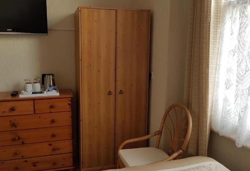 חדר סטנדרט, The Wycliffe