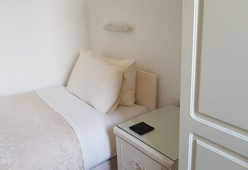 חדר סטנדרט יחיד, The Wycliffe