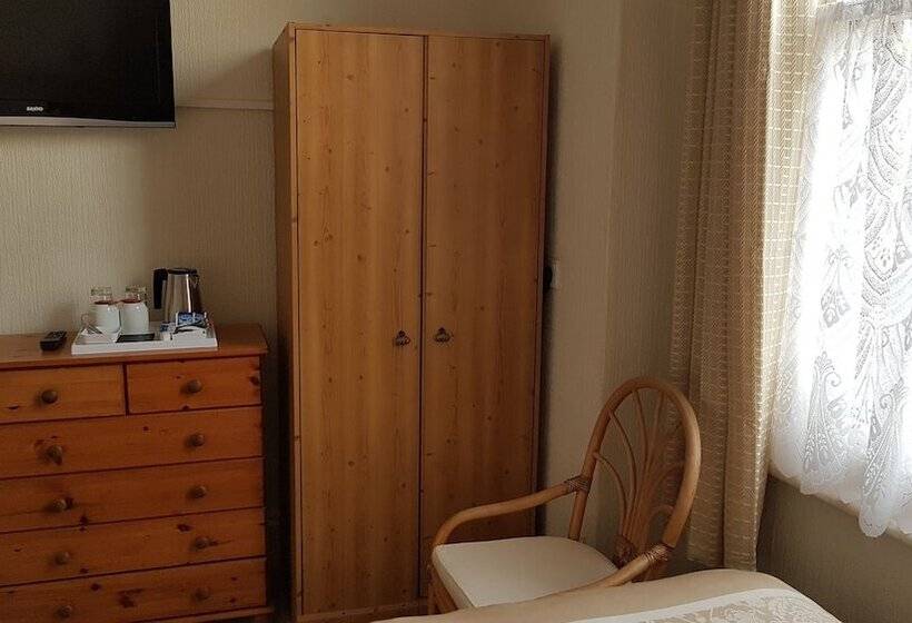 חדר סטנדרט, The Wycliffe