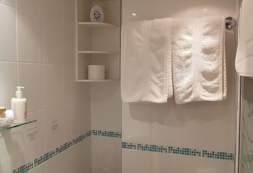 חדר סטנדרט, The Wycliffe