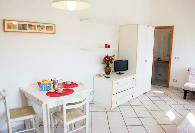 スタンダードスタジオ, Residence Della Luna