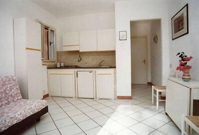 شقة غرفتين, Residence Della Luna