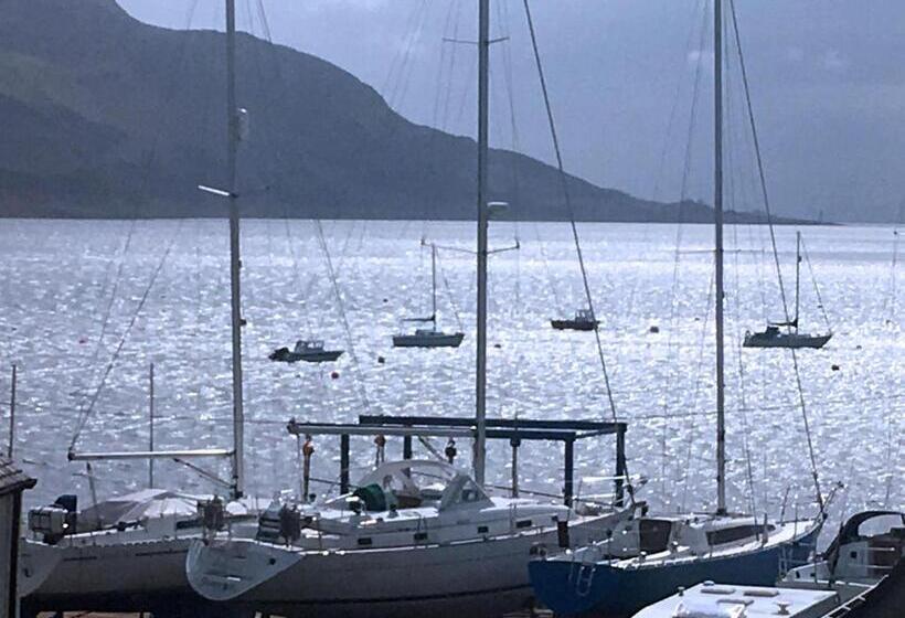 غرفة سوبيريور سرير كينج, Stonewater House Vegan Bed And Breakfast