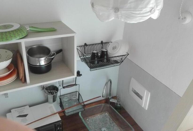 חדר משפחתי נוף לגינה, B&b Canneto