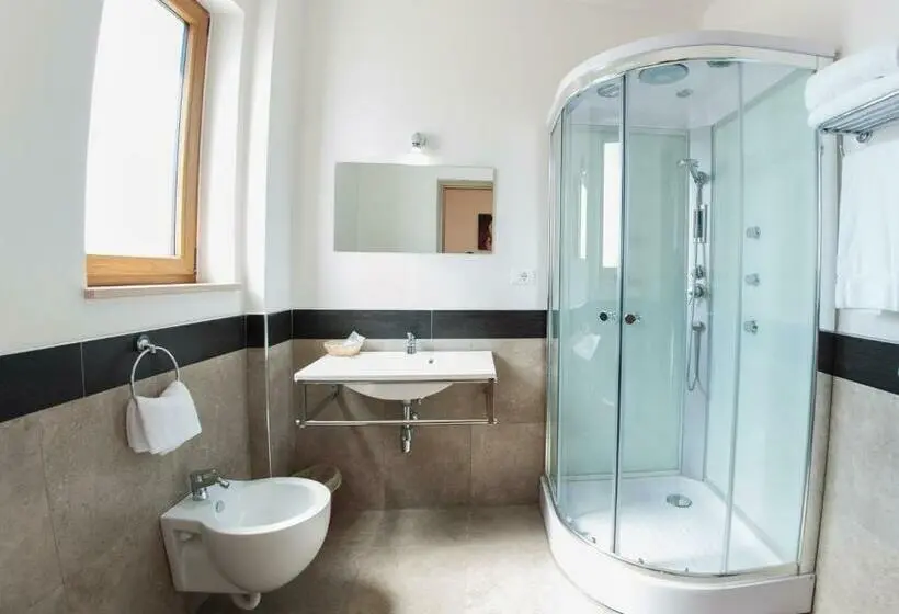 اتاق لوکس با بالکن, B&b Coppularossa
